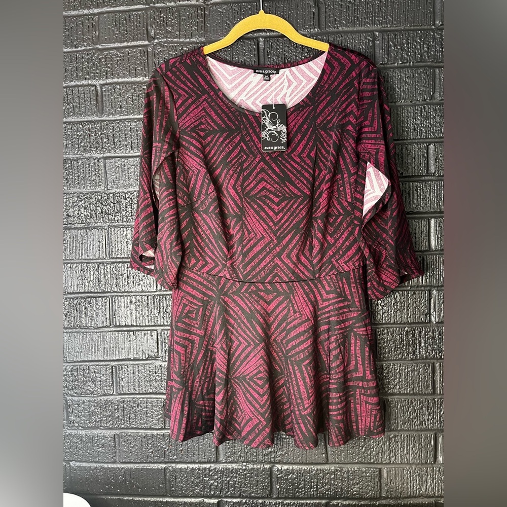✨Ava & Grace Geometric 3/4 Sleeve Blouse Black and Pink